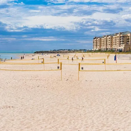 Beachside Luxury Apartments One & Two Bedroom In Beachfront Oaks Pier Building Glenelg Exterior photo