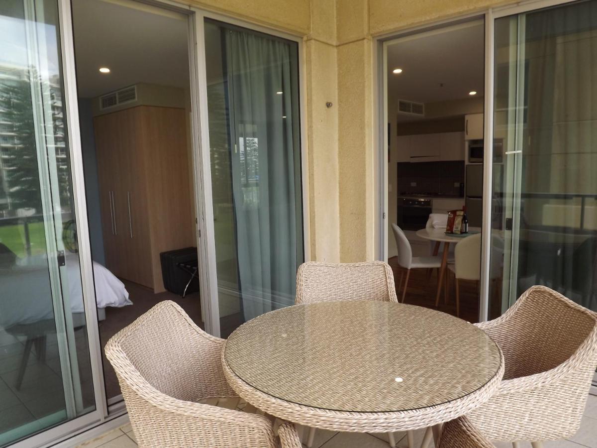 Apartment Beachside Luxury One & Two Bedroom In Beachfront Oaks Pier Building