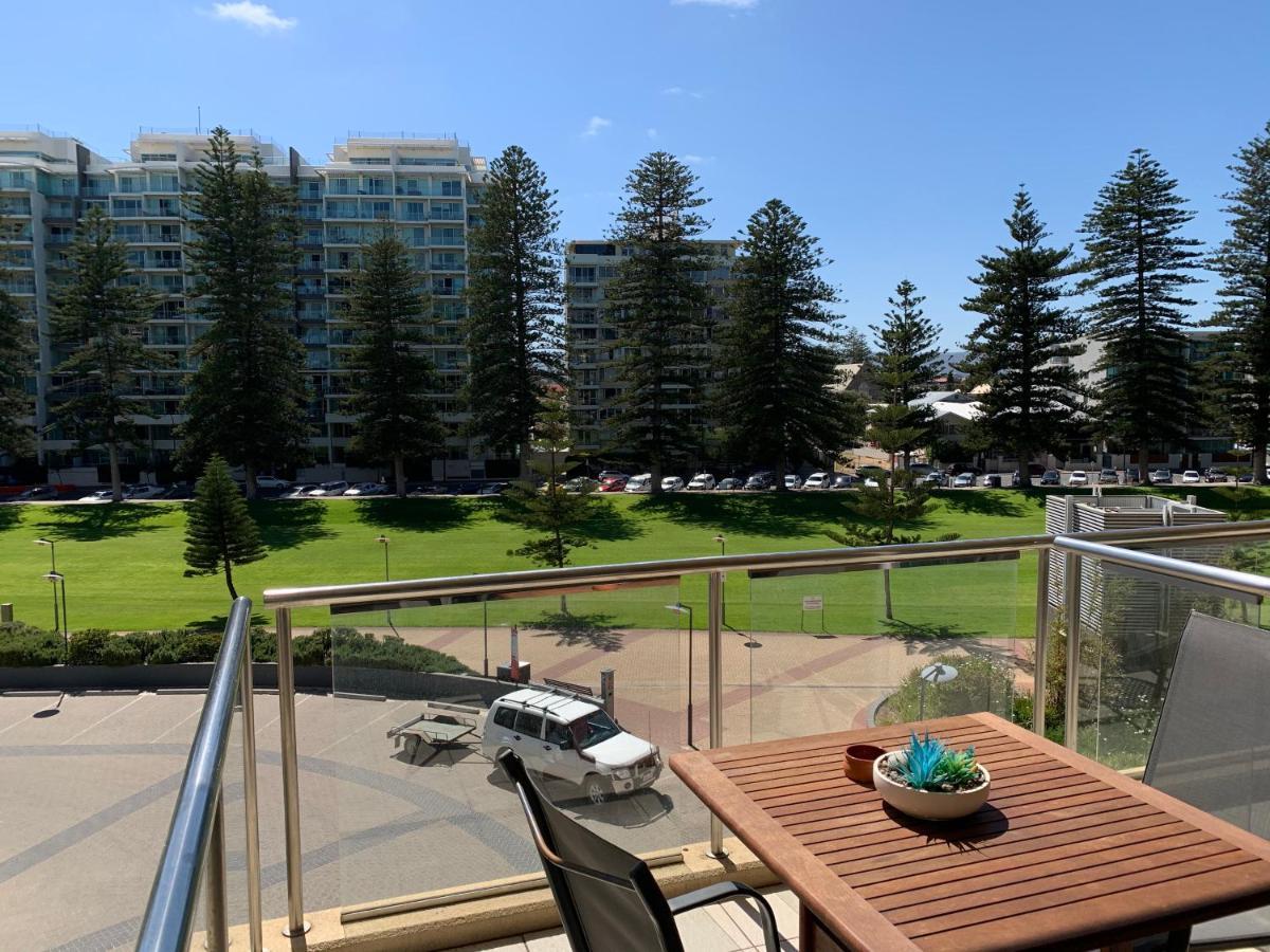 Apartment Beachside Luxury One & Two Bedroom In Beachfront Oaks Pier Building
