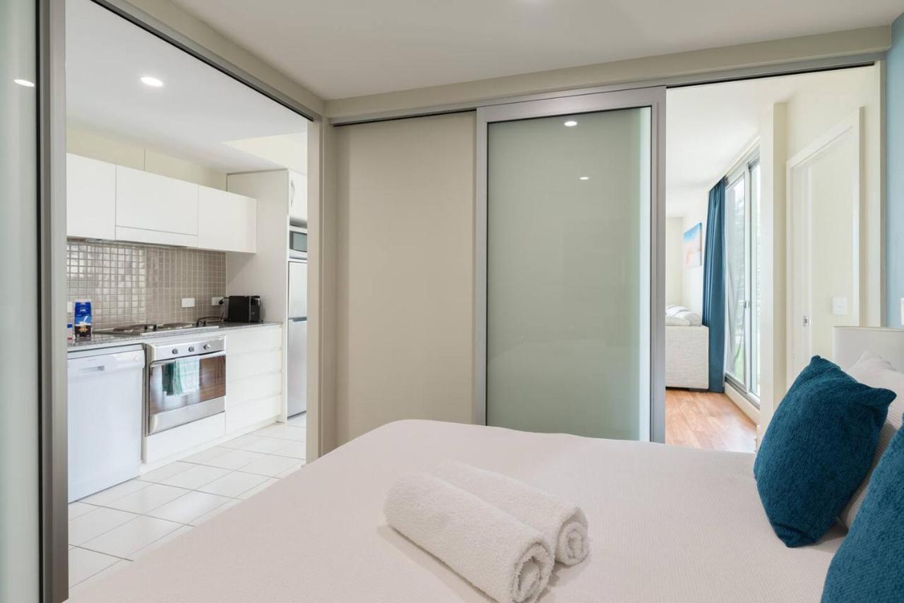 Beachside Luxury One & Two Bedroom In Beachfront Oaks Pier Building Apartment *