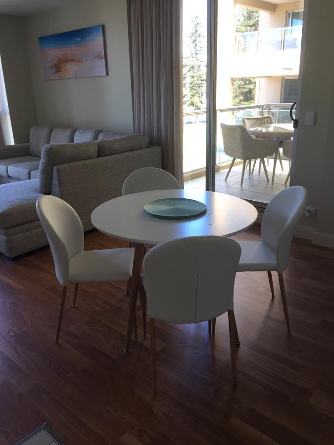 Beachside Luxury One & Two Bedroom In Beachfront Oaks Pier Building Apartment