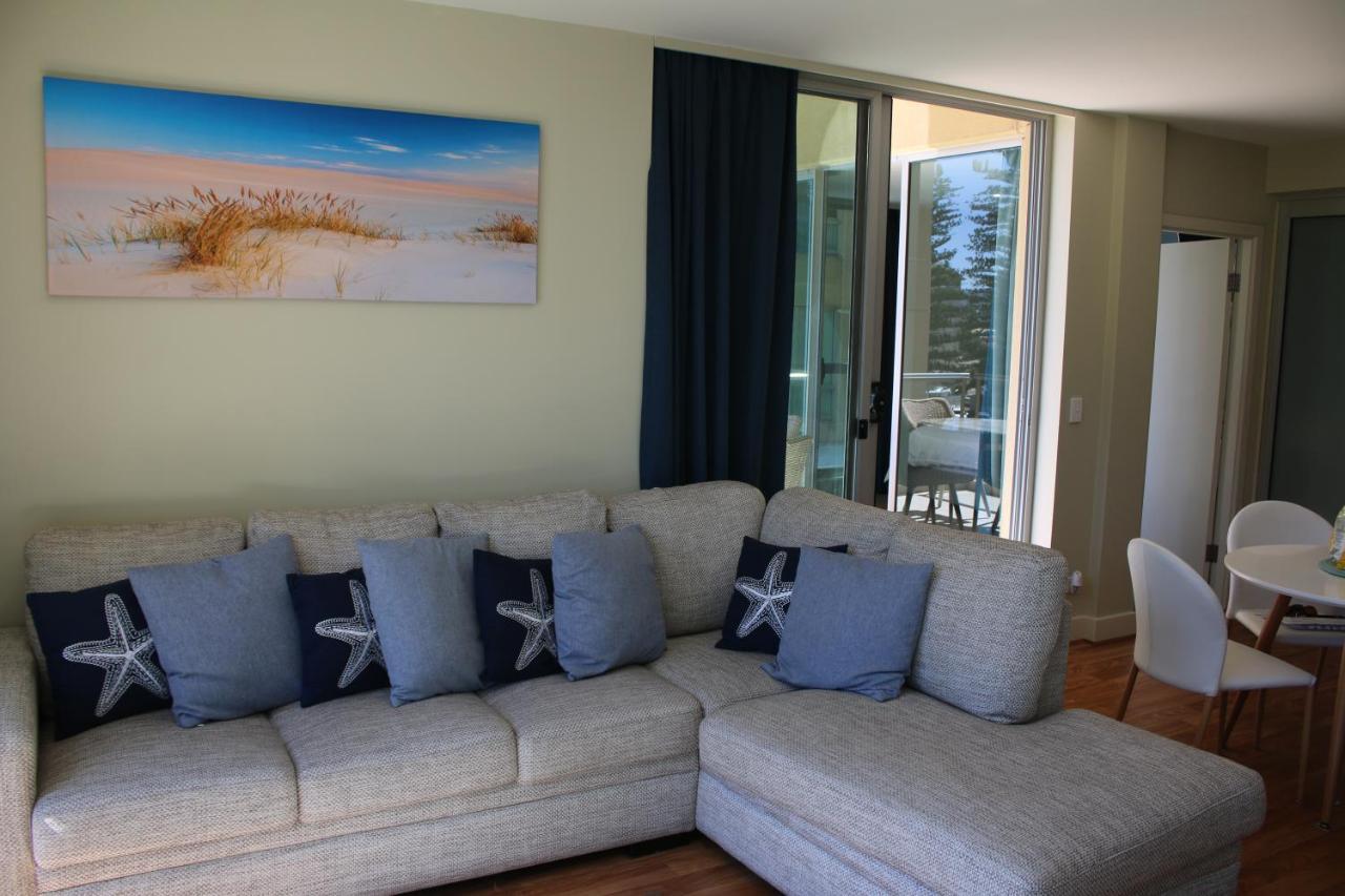 Beachside Luxury One & Two Bedroom In Beachfront Oaks Pier Building Apartment *