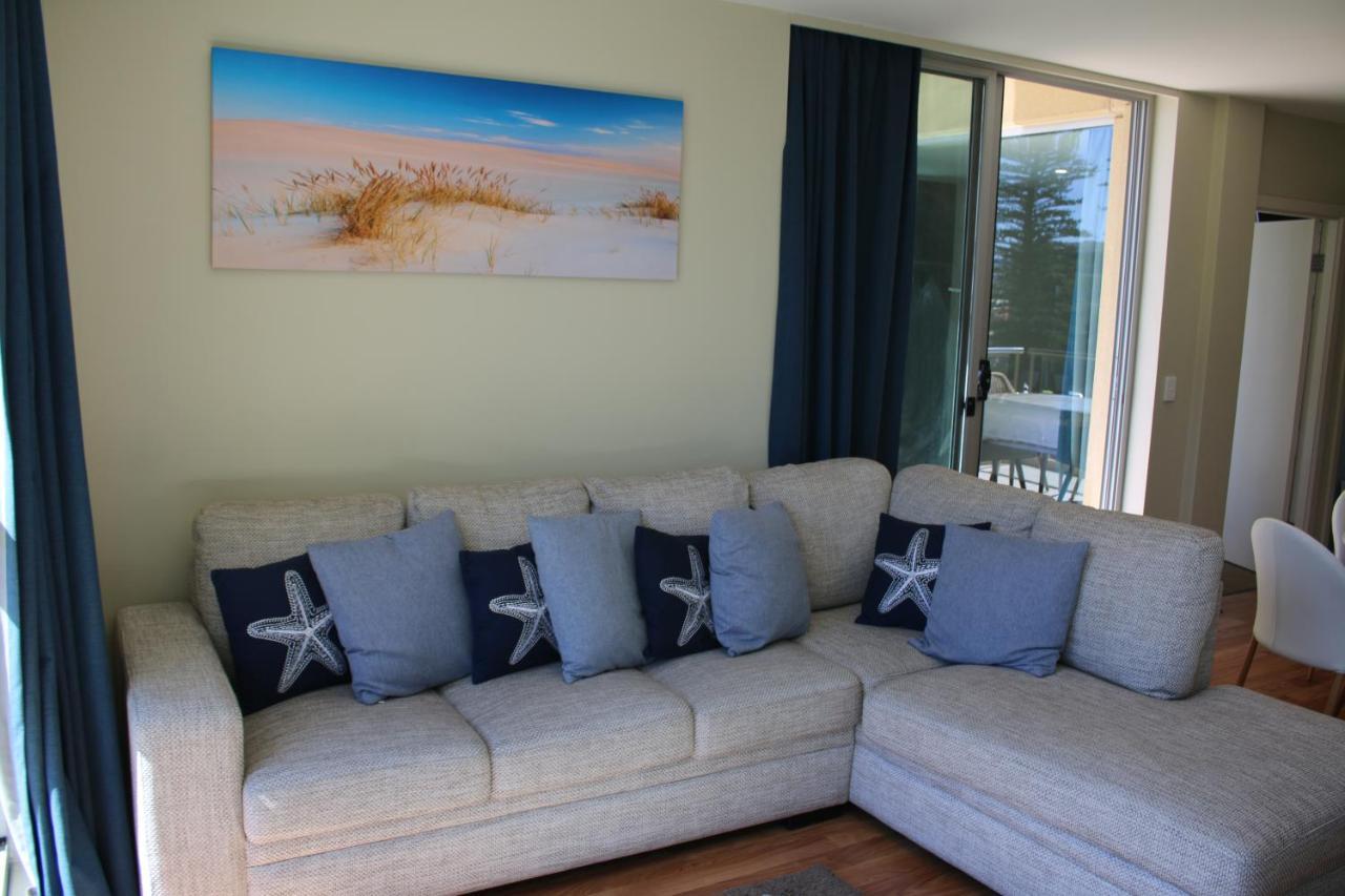 Beachside Luxury One & Two Bedroom In Beachfront Oaks Pier Building Apartment