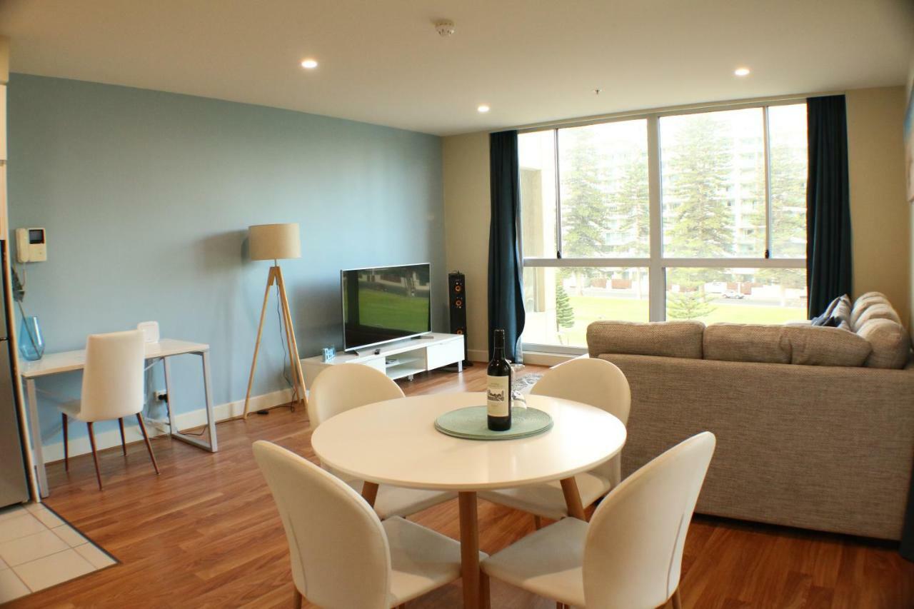 Beachside Luxury One & Two Bedroom In Beachfront Oaks Pier Building Apartment *